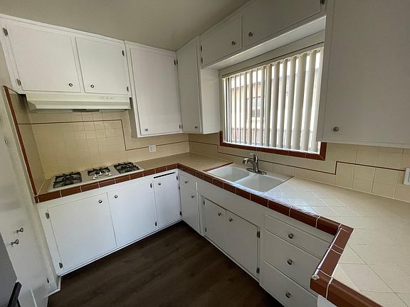 4th image of 2233 S Mesa St #2233