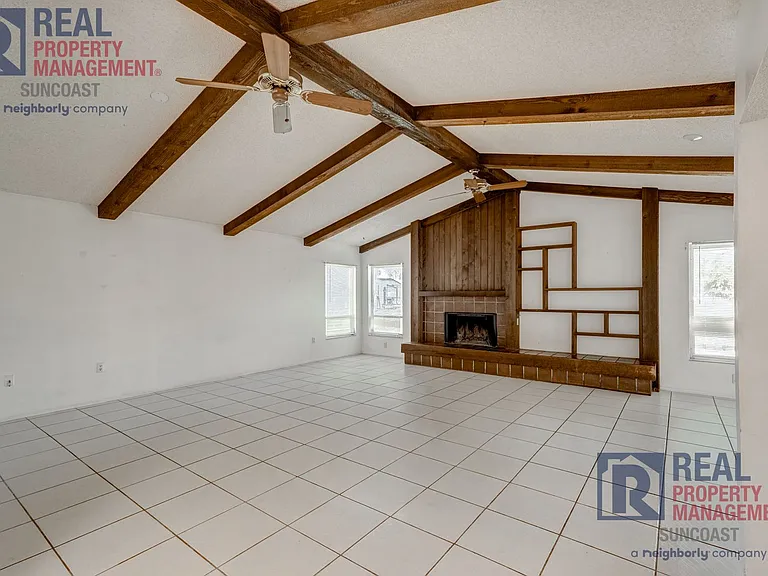 1370 Palmwood Dr — Photo 10