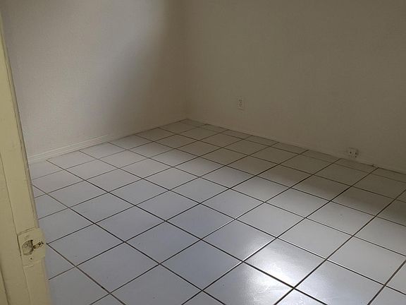 5th image of 4918 Santa Ana St