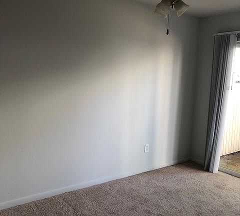 3rd image of 4 Dorsey Rd APT C