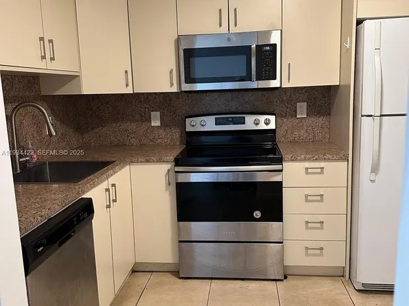 1830 Dixianna St APT 606, Hollywood, FL 33020