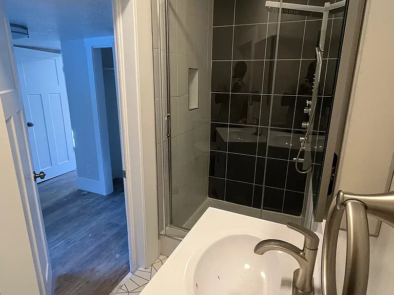810 W Arapahoe Ave — Photo 12