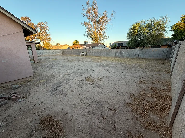 7979 W Devonshire Ave — Photo 23