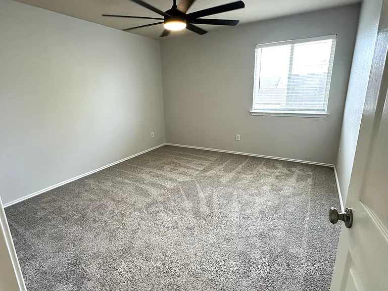 2303 Scott Dr — Photo 19