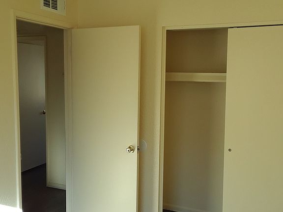 4th image of 3646 N 69th Ave Unit 2