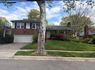 64 Morewood Oaks, Port Washington, NY 11050