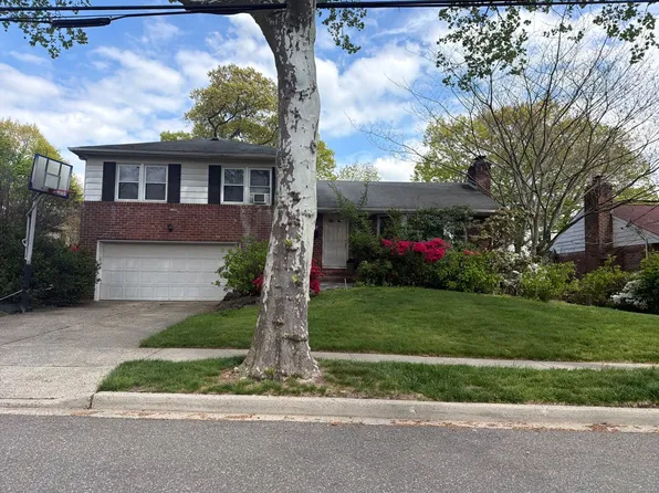 64 Morewood Oaks, Port Washington, NY 11050