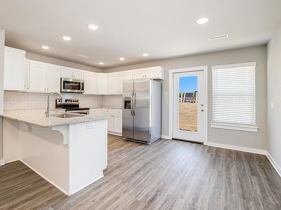 2nd image of 352 Mojave St