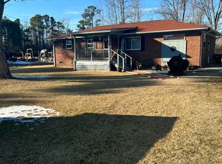 1135 Harrison Creek Rd, Rocky Point, NC 28457