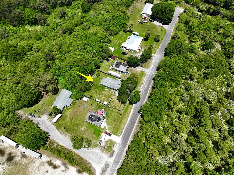 310 Dickson Dr — Photo 23