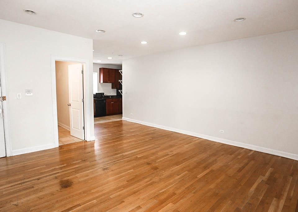 1st image of 3918 N Pine Grove Ave #K1
