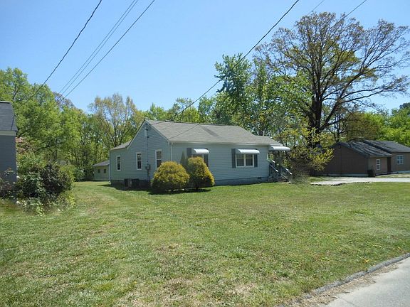 3rd image of 3904 Birmingham Dr