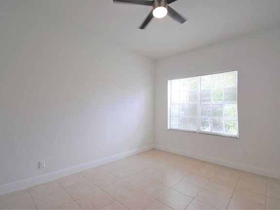 2nd image of 700 Euclid Ave #04