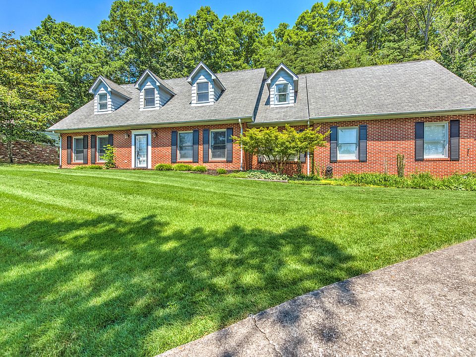 1st image of 121 Amanda Pl