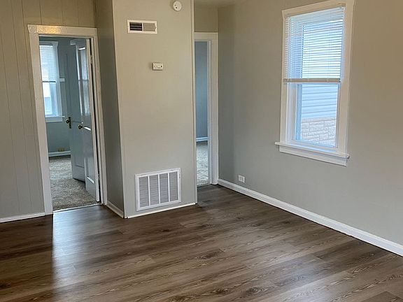 5th image of 1013 W Church St
