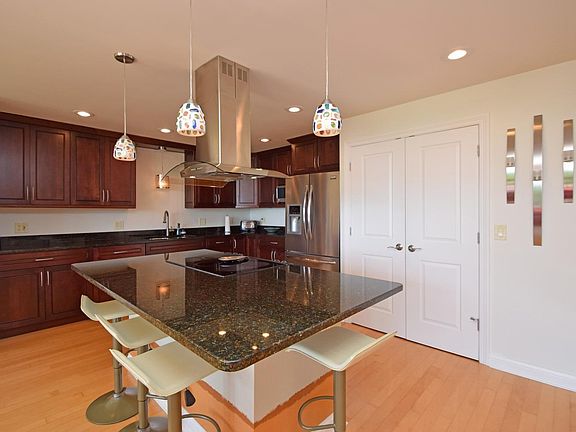 3rd image of 415 Bond Pl Unit 1-C
