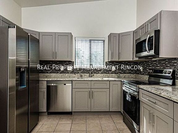 2nd image of 610 E Waverly St Unit 2