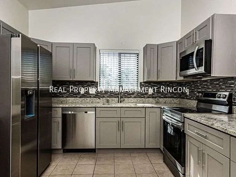 610 E Waverly St #2 — Photo 2