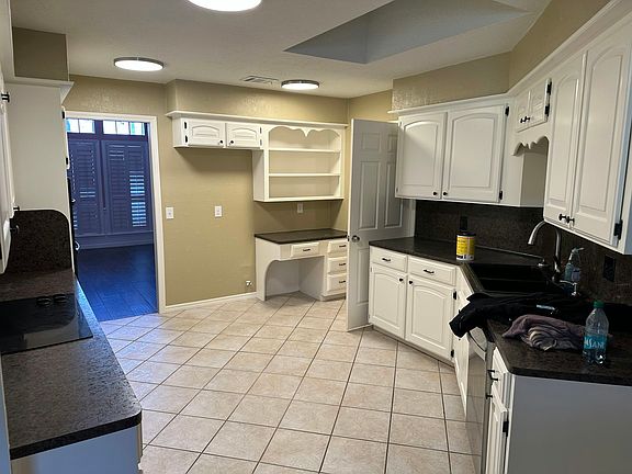 3rd image of 2534 Carole St
