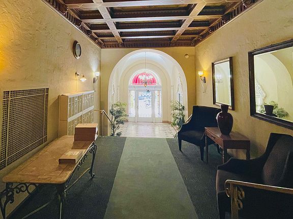 4th image of 1830 Clay St APT 502
