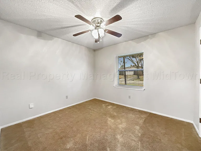 841 S Atkerson Ln — Photo 5