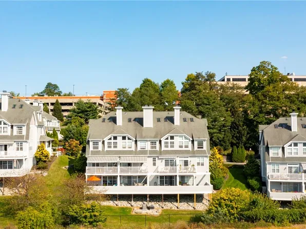 130 Hudson Pointe Drive, Poughkeepsie, NY 12601