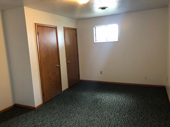 4th image of 3505 Elm St APT 19