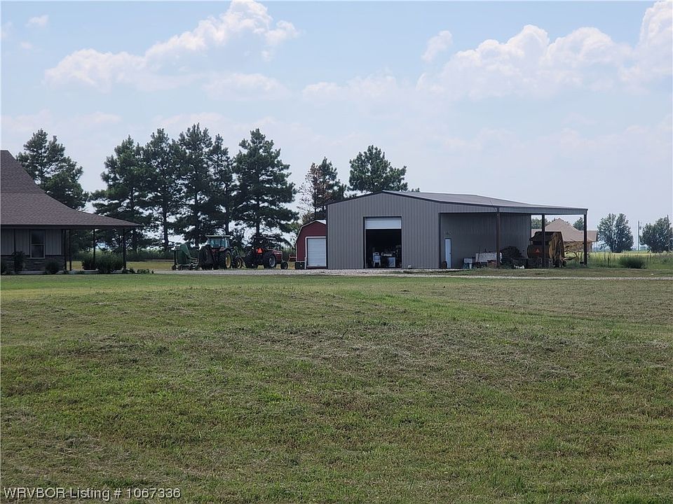 2nd image of 14775 Sugarloaf Ln