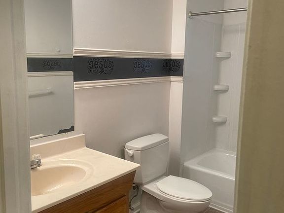 5th image of 3823 NE Grant St