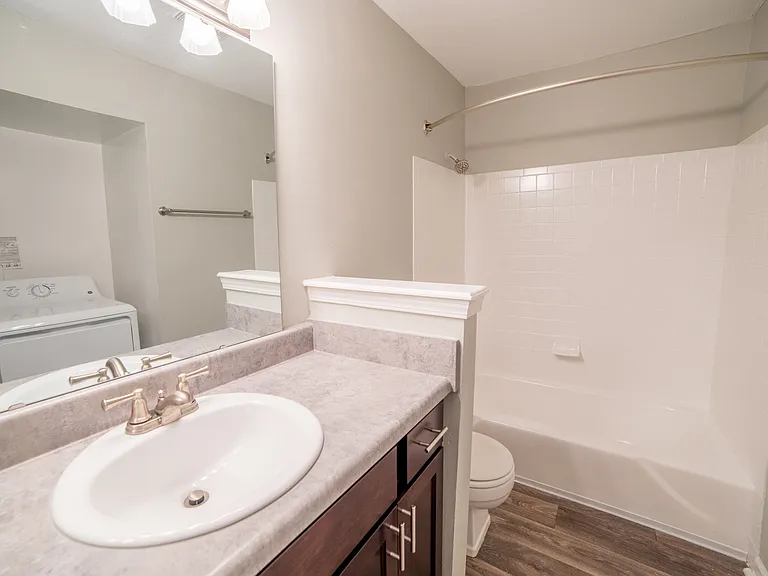 Barrington Estates Apartments — Photo 8