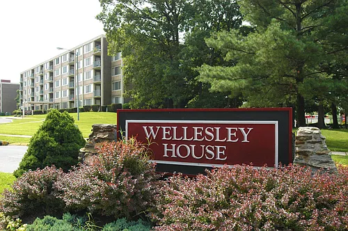 Wellesley House Apartments Photo 1