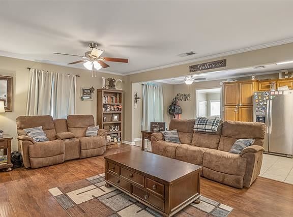 4th image of 6710 Forrest Ave