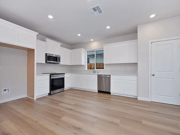 3rd image of 1113 Mallory Ridge St