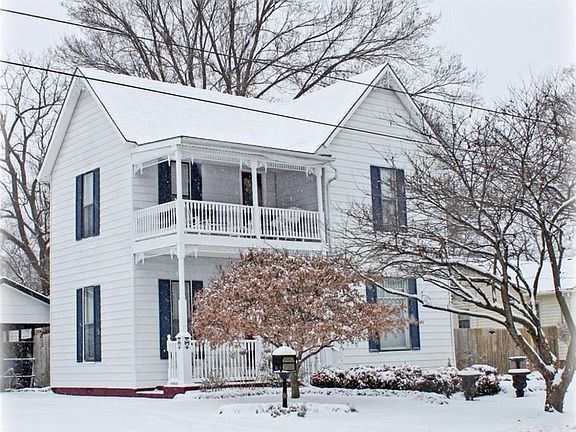 3rd image of 601 NW A St