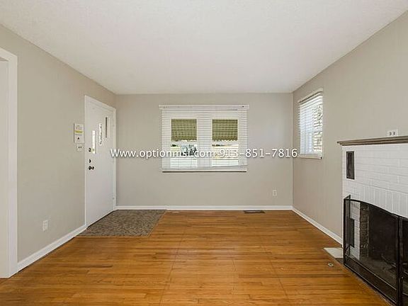 4th image of 3127 E Barker Cir