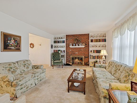 4th image of 4141 Longmeadow Rd