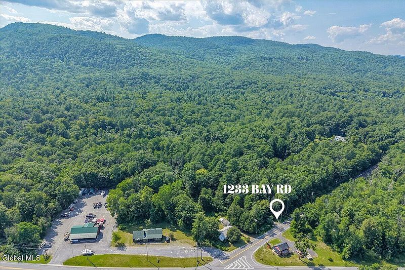 2nd image of 1233 Bay Road