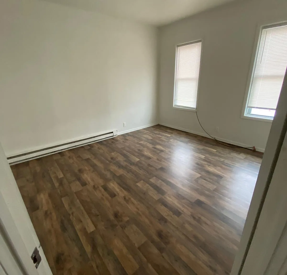 3 bed, $1,300 — Photo 4
