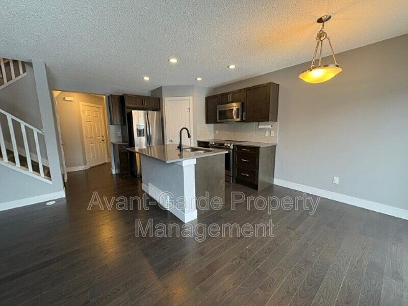 Edmonton House for rent - 3 Bedrooms — photo 2
