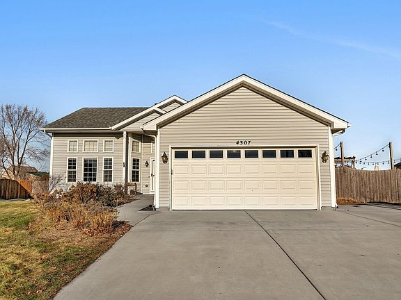 2nd image of 4307 Thornwood Ln