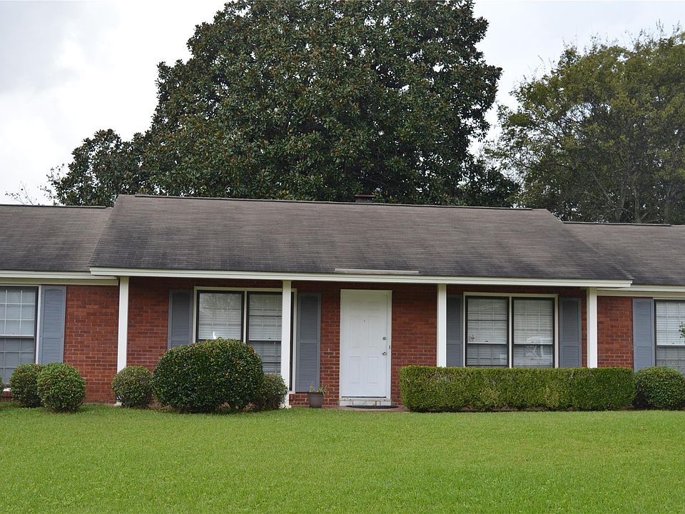 1st image of 814 Sir Michael Dr