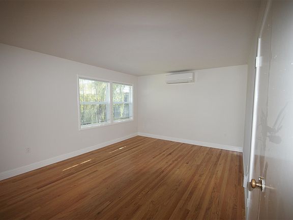 2nd image of 3301 Pacific Ave APT 20