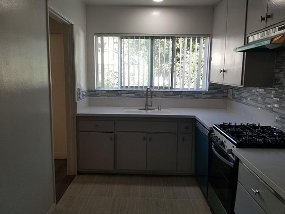 2nd image of 11946 Goshen Ave APT 6