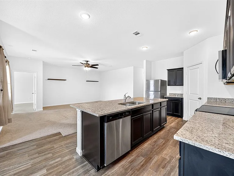 1024 Banyon Tree Ln — Photo 22