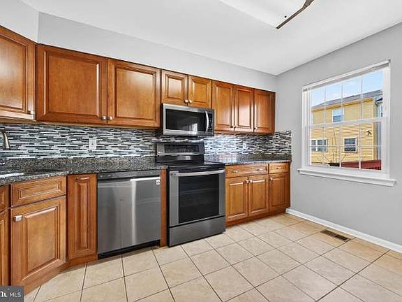 4th image of 8420 McKenzie Cir