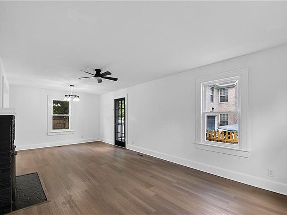 4th image of 1314 Parker Ave