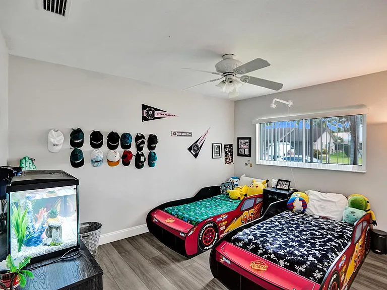 10501 NW 20th Ct — Photo 17