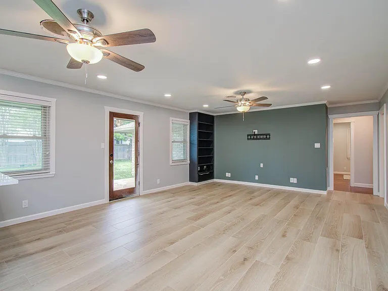 9002 Railton St — Photo 7