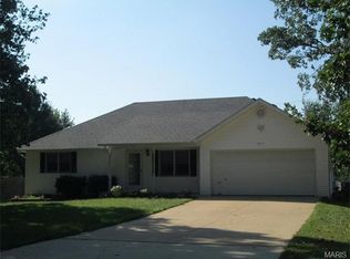 1974 Donna Cir, Lebanon, MO 65536