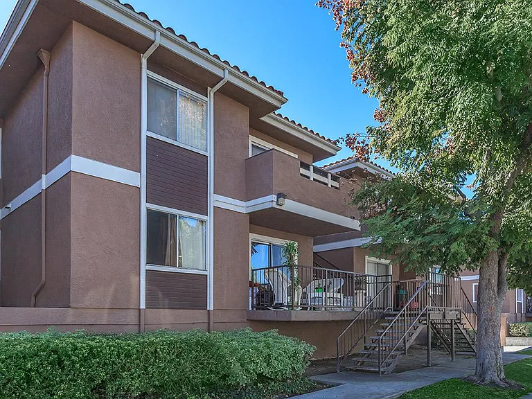 Casa Pacifica Apartment Homes — Photo 10